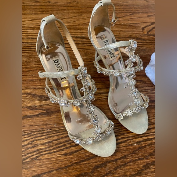 Badgley Mischka Size 8 Gold Jewel Strap Heels - Picture 1 of 9